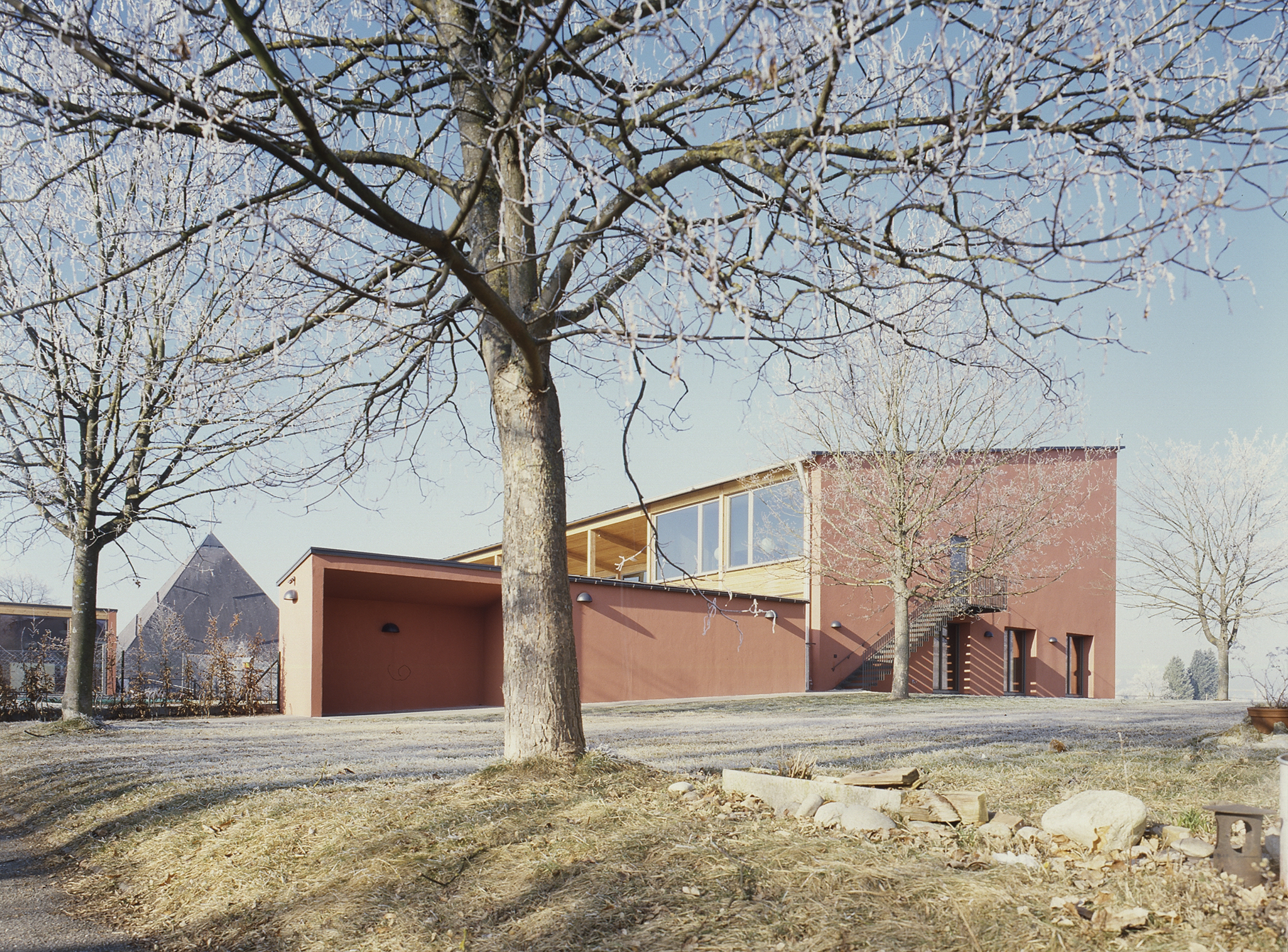Gesamtblick von Osten mit Kirche